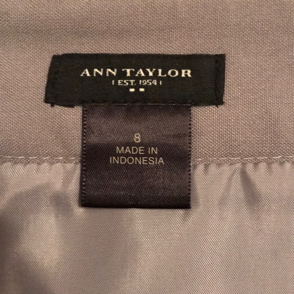 Ann Taylor Gray Skirt - Size 6! - Picture 3 of 8